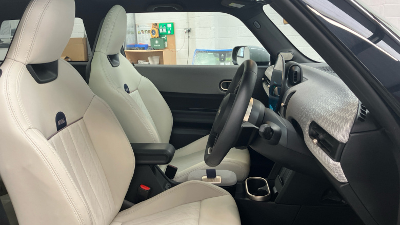 MINI Cooper 2.0 S Exclusive 3dr Auto Petrol Hatchback